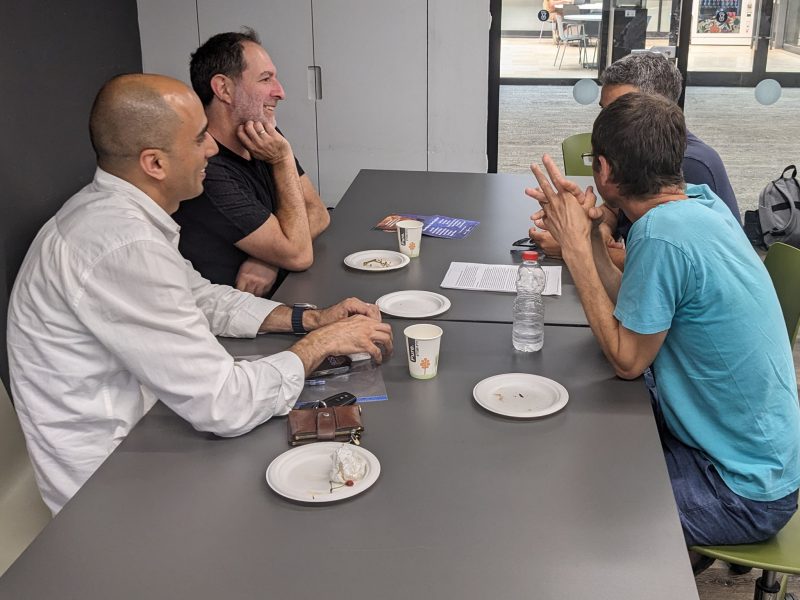 Round Table 09